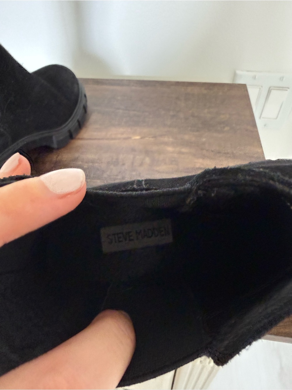 Steve Madden Black Suede Platform Lug Sole Chelsea Boots 9 - Picture 9 of 9